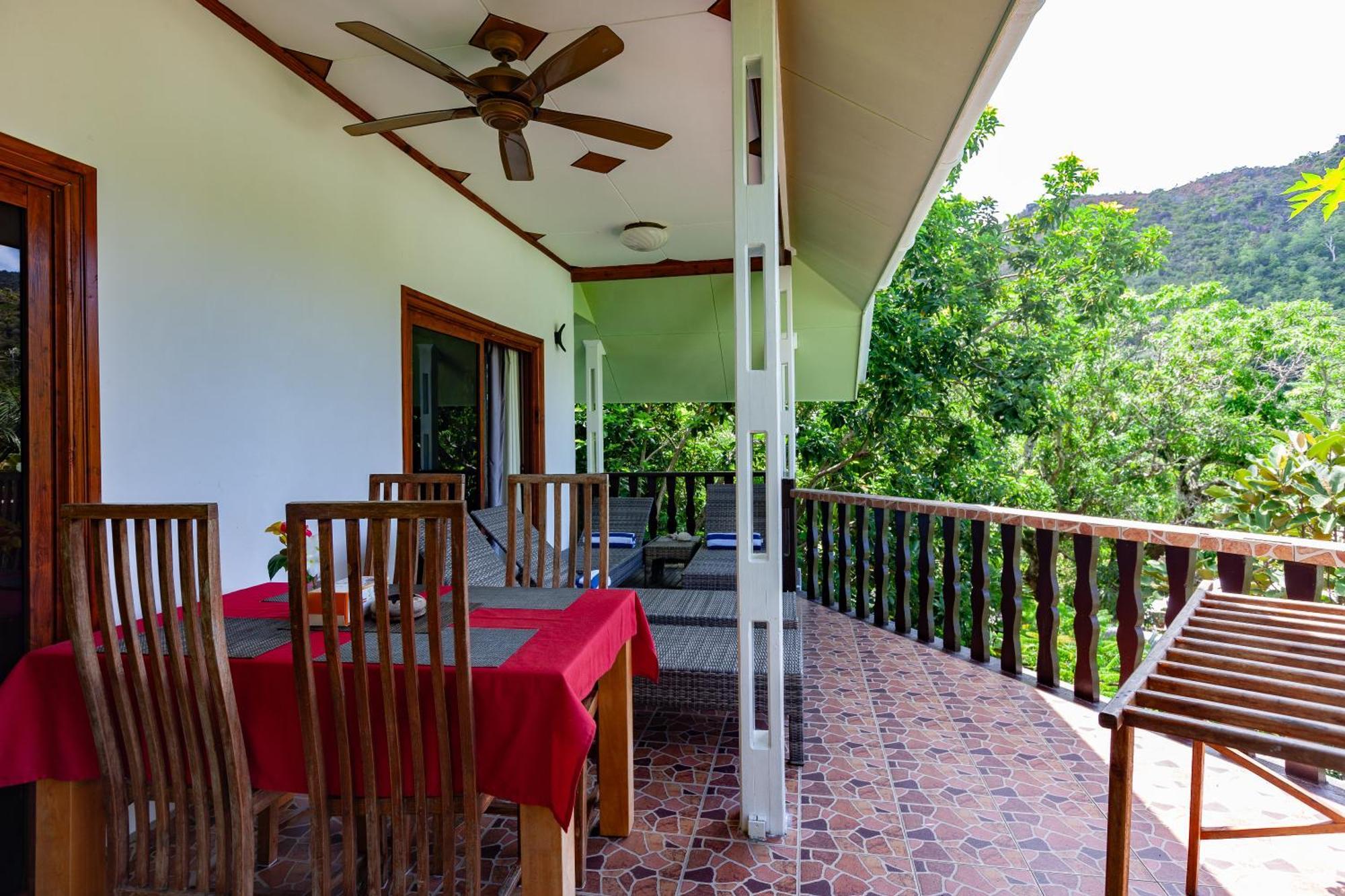 Sea View Lodge Baie Sainte Anne Eksteriør billede