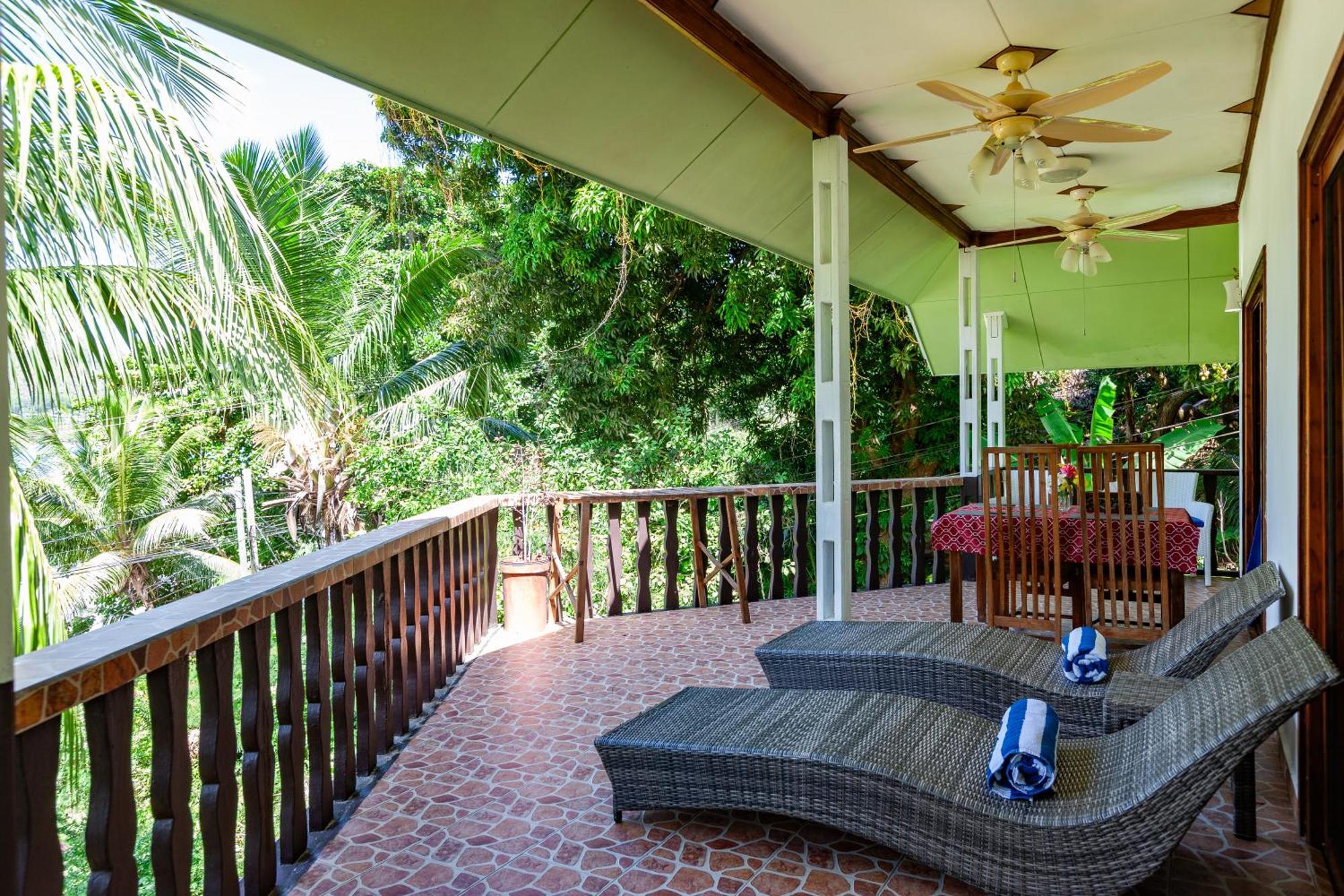 Sea View Lodge Baie Sainte Anne Eksteriør billede