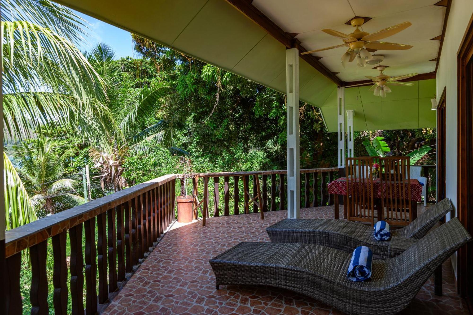 Sea View Lodge Baie Sainte Anne Eksteriør billede