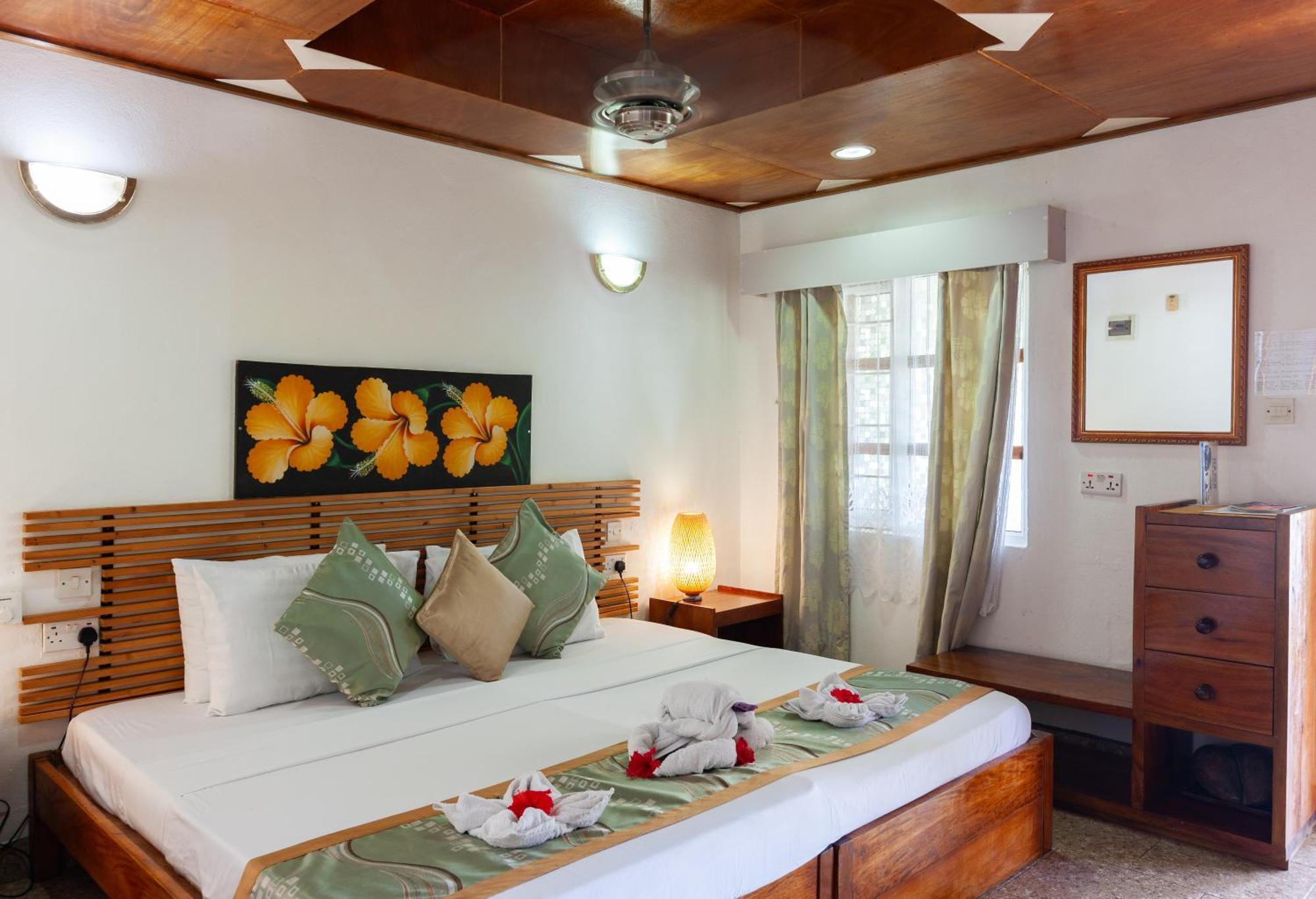 Sea View Lodge Baie Sainte Anne Eksteriør billede