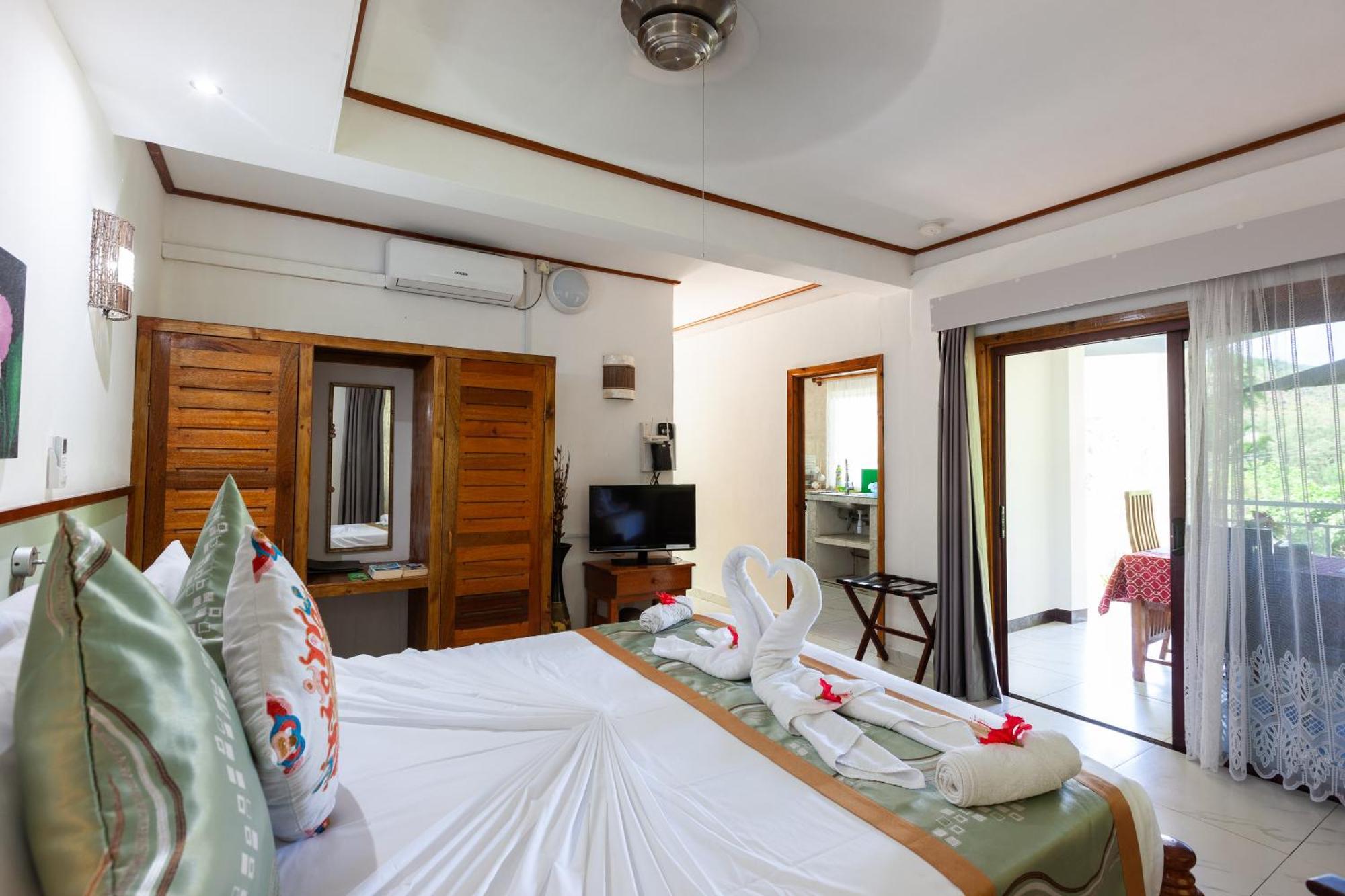Sea View Lodge Baie Sainte Anne Eksteriør billede