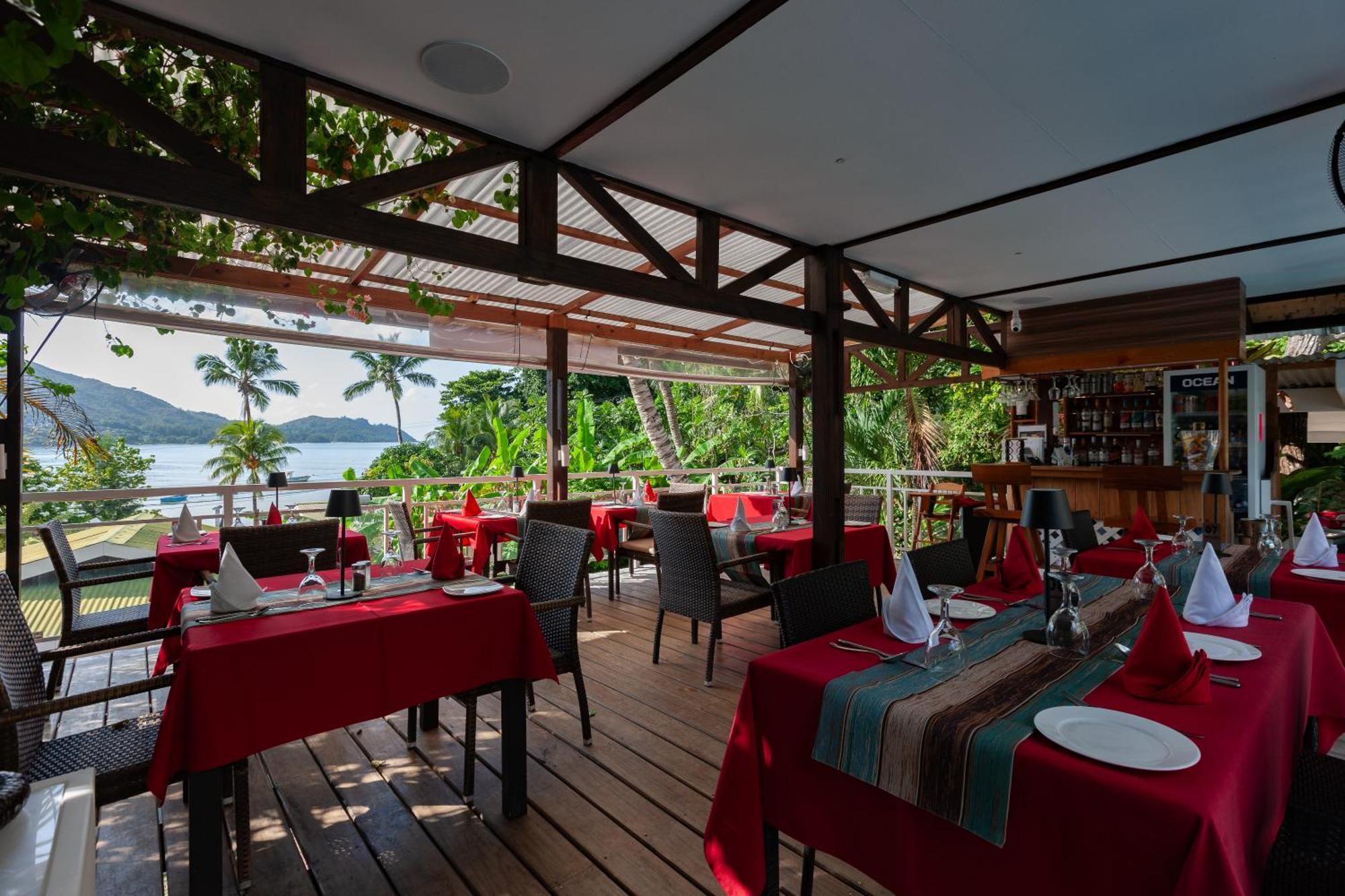 Sea View Lodge Baie Sainte Anne Eksteriør billede